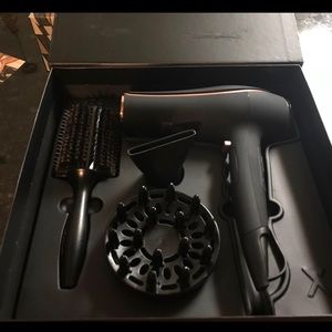 Brand New Blow Dryer With Assessories